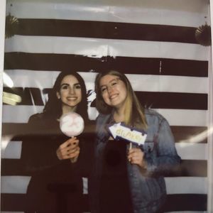 Meet your Posher, Caitlin